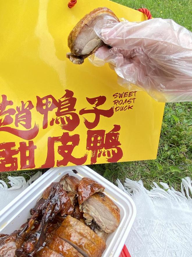 吃美食赵鸭子带来的三重味觉体验CQ9传奇电子五一乐山旅游必